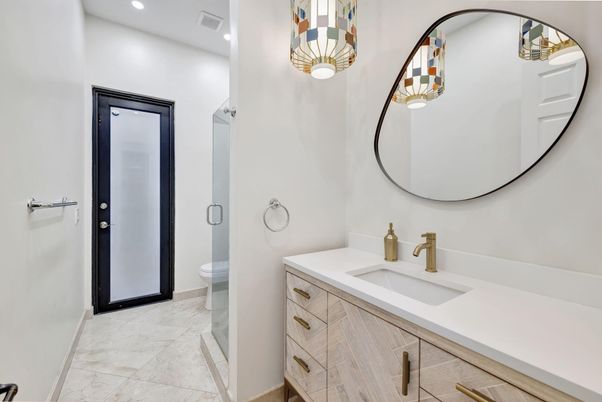 Bathroom, Dual Sink Vanities, Interior, Recessed Lighting