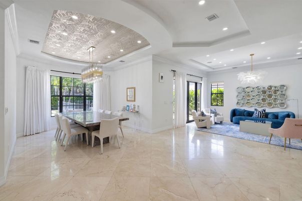 Chandelier, Dining room, Interior, Living room, Pendant Lights, Recessed Lighting