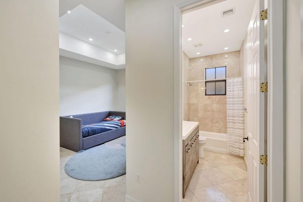 Bathroom, Interior, Recessed Lighting