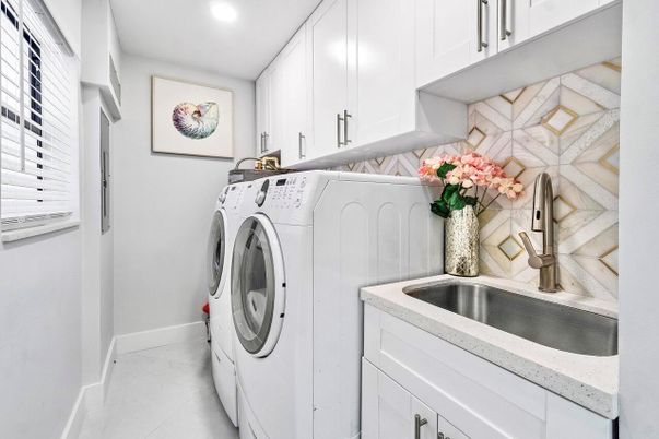 Interior, Recessed Lighting, Washer
