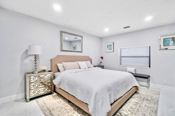 Bedroom, Interior, Recessed Lighting