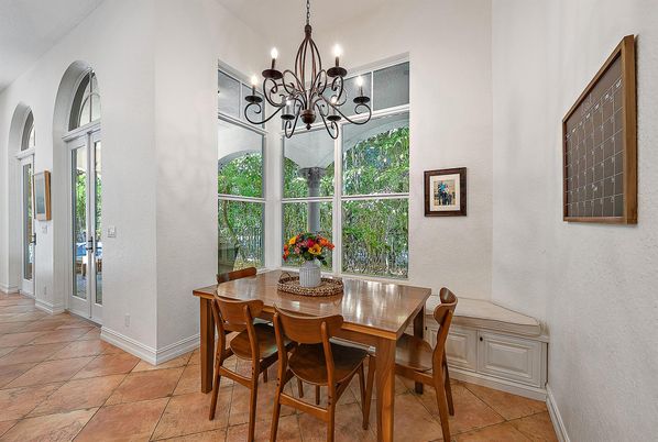 Chandelier, Dining room, Interior