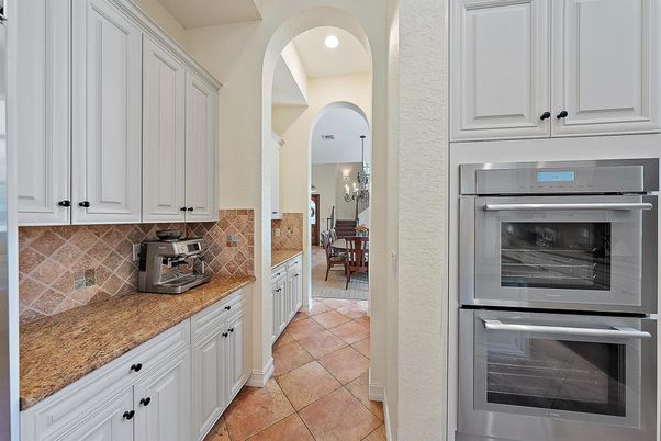 Dining room, Interior, Kitchen, Recessed Lighting, Stainless Steel Appliances