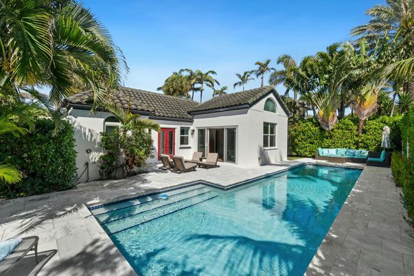 Exterior, Pool