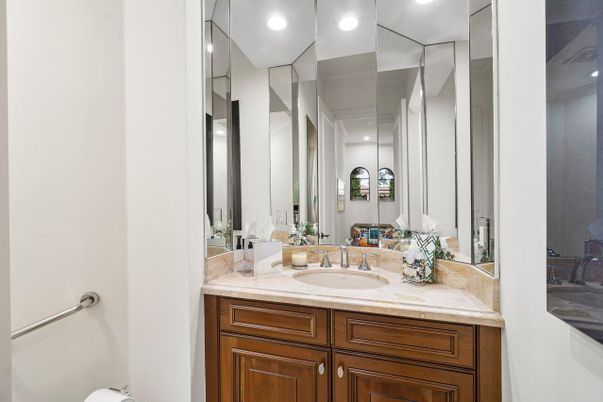 Bathroom, Interior, Recessed Lighting