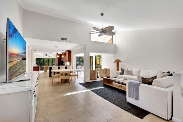 Dining room, Interior, Living room, Pendant Lights