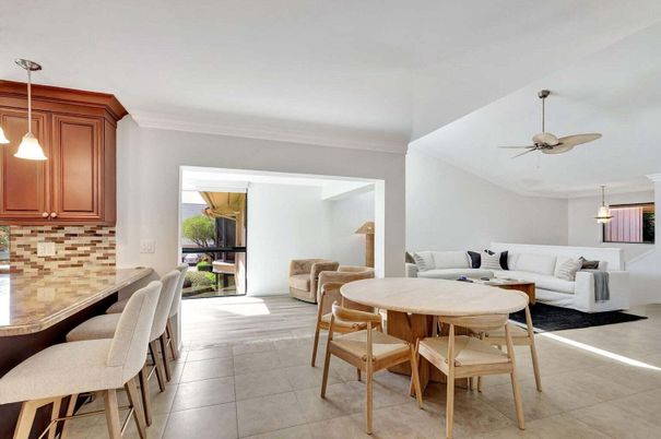 Dining room, Interior, Living room, Pendant Lights