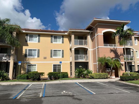 Exterior, Facade, Mediterranean