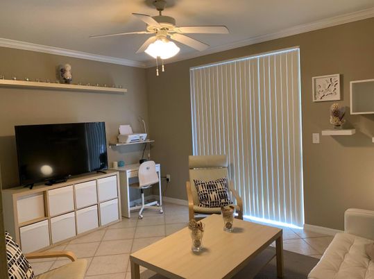 Home Office, Interior