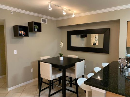 Dining room, Interior
