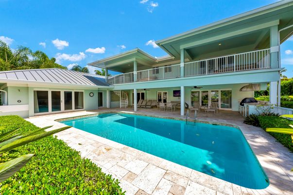 Exterior, Pool