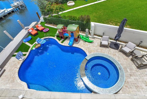 Exterior, Playground, Pool