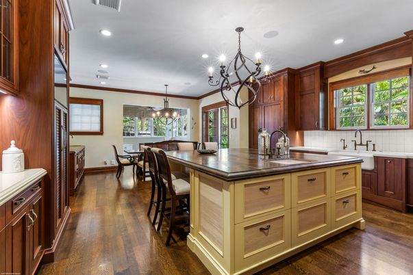 Chandelier, Dining room, Interior, Kitchen, Recessed Lighting, Wood Texture Flooring