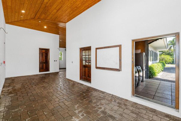 Interior, Recessed Lighting, Washer, Wooden Ceilings