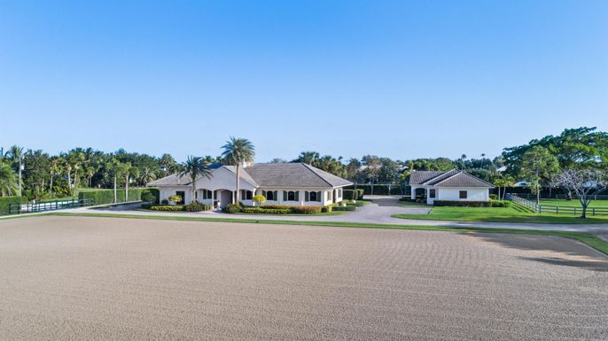 Backyard, Exterior, Facade, Ranch