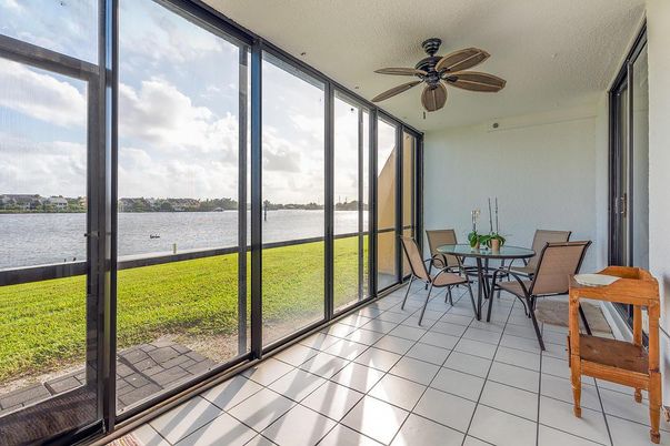 Dining room, Interior, Sun Room, Water