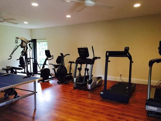 Fitness Equipment, Interior, Recessed Lighting, Wood Texture Flooring