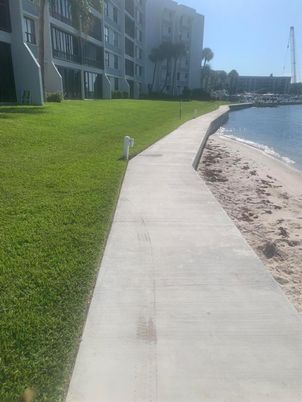 Exterior, Lake