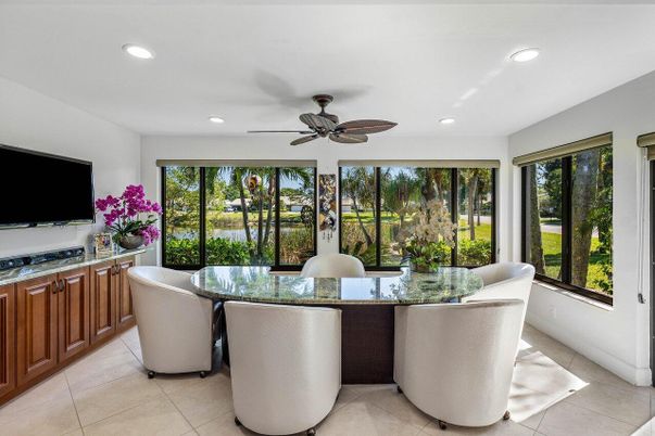 Dining room, Interior, Recessed Lighting