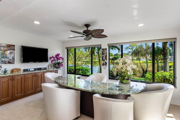 Dining room, Interior, Recessed Lighting