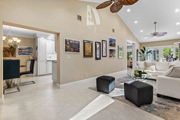 Chandelier, Dining room, Interior, Living room, Recessed Lighting