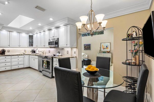 Chandelier, Dining room, Interior, Kitchen, Recessed Lighting