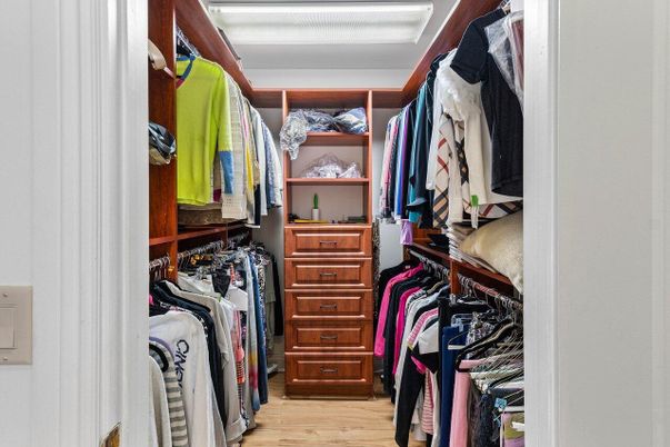 Interior, Walk-in Closets, Wood Texture Flooring