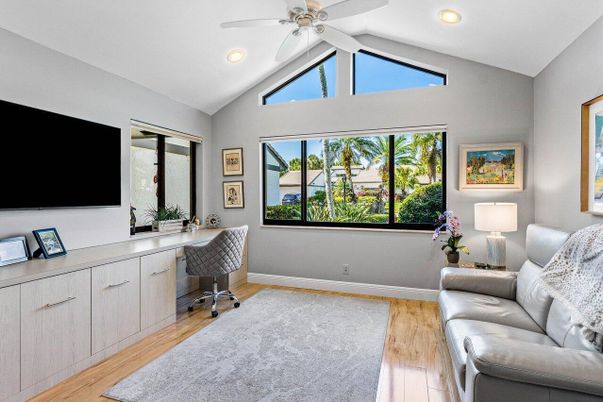 Home Office, Interior, Recessed Lighting, Wood Texture Flooring