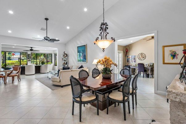 Dining room, Interior, Living room, Pendant Lights, Recessed Lighting