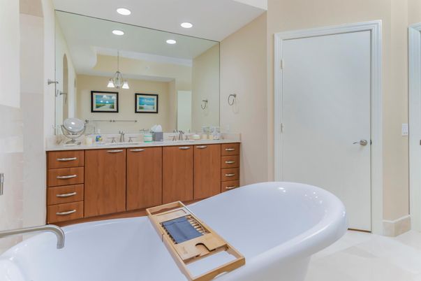 Bathroom, Dual Sink Vanities, Free Standing Baths, Interior, Pendant Lights, Recessed Lighting