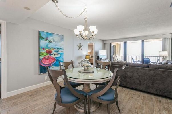 Chandelier, Dining room, Interior, Living room, Wood Texture Flooring