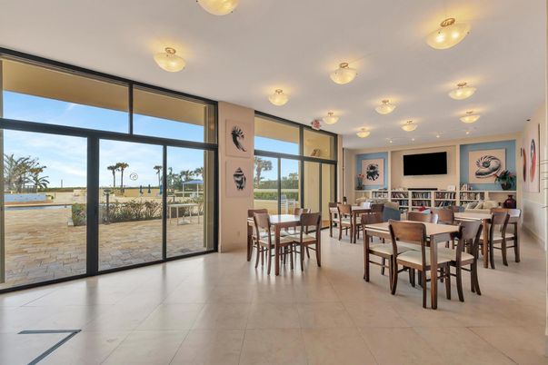 Dining room, Interior