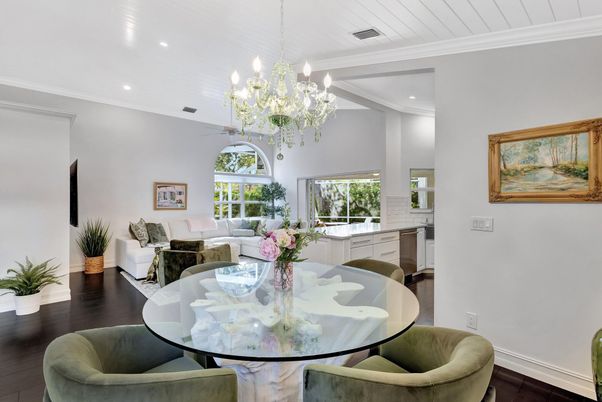 Chandelier, Dining room, Interior, Living room, Recessed Lighting, Wood Texture Flooring