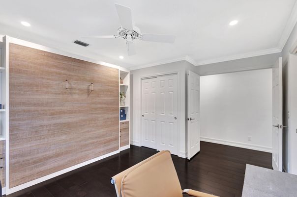 Interior, Recessed Lighting, Wood Texture Flooring