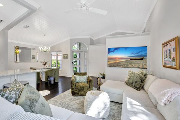Chandelier, Interior, Living room, Recessed Lighting, Wood Texture Flooring