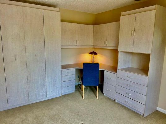 Home Office, Interior