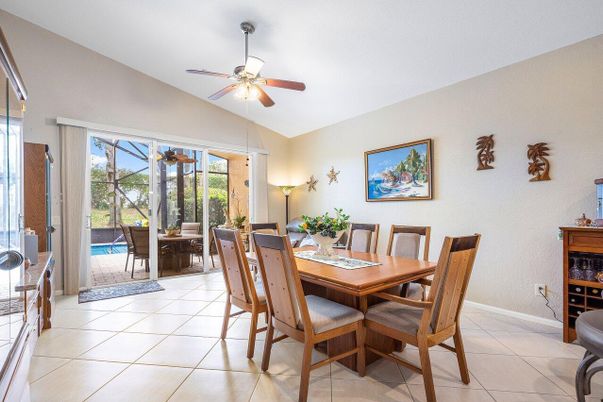 Dining room, Interior