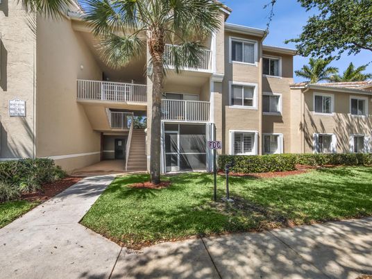 Exterior, Facade, Condo Building