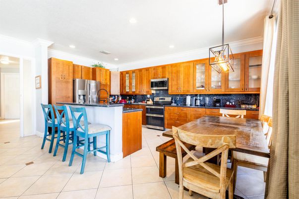 Dining room, Interior, Kitchen, Pendant Lights, Recessed Lighting, Stainless Steel Appliances