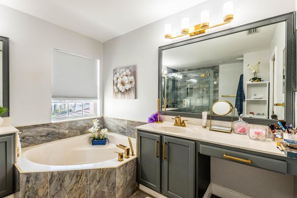Bathroom, Dual Sink Vanities, Interior