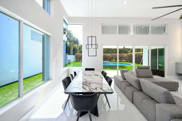 Dining room, Interior, Living room, Pendant Lights, Recessed Lighting