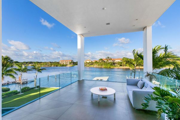 Exterior, Pool, Water