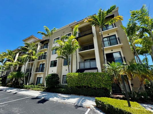 Exterior, Facade, Condo Building