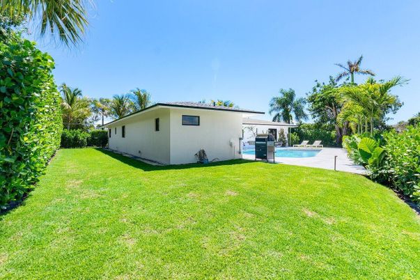 Backyard, Exterior, Pool