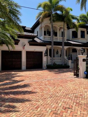 Attached, Exterior, Facade, Mediterranean