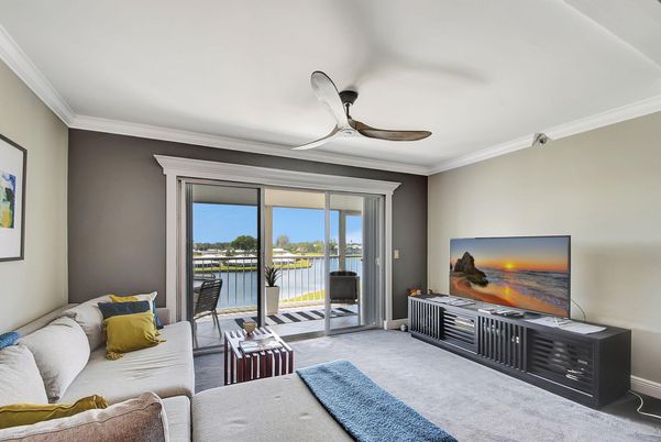 Interior, Living room, Water