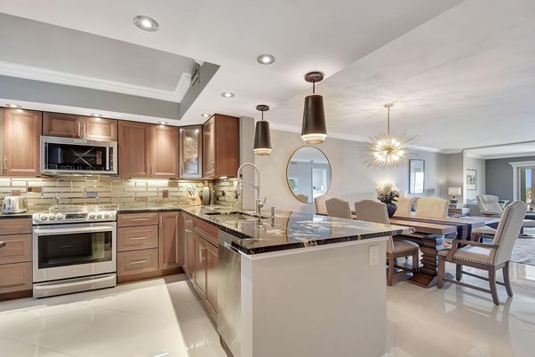 Dining room, Interior, Kitchen, Pendant Lights, Recessed Lighting, Stainless Steel Appliances