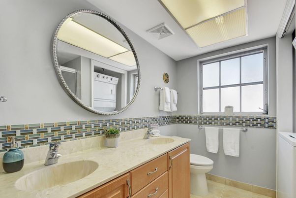 Bathroom, Dual Sink Vanities, Interior