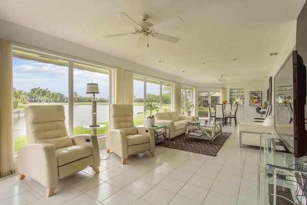 Interior, Living room, Recessed Lighting, Water