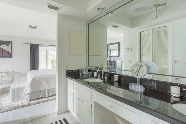 Bathroom, Bedroom, Dual Sink Vanities, Interior